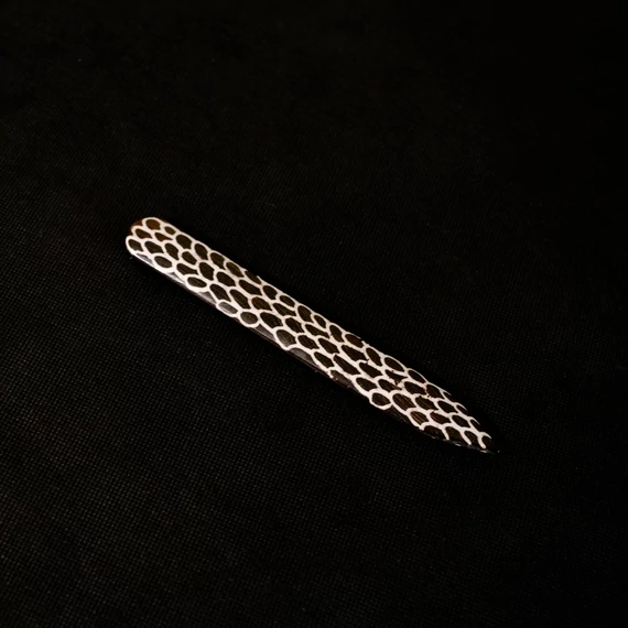 Falcuitor din os (model texturat solzos) 15cm